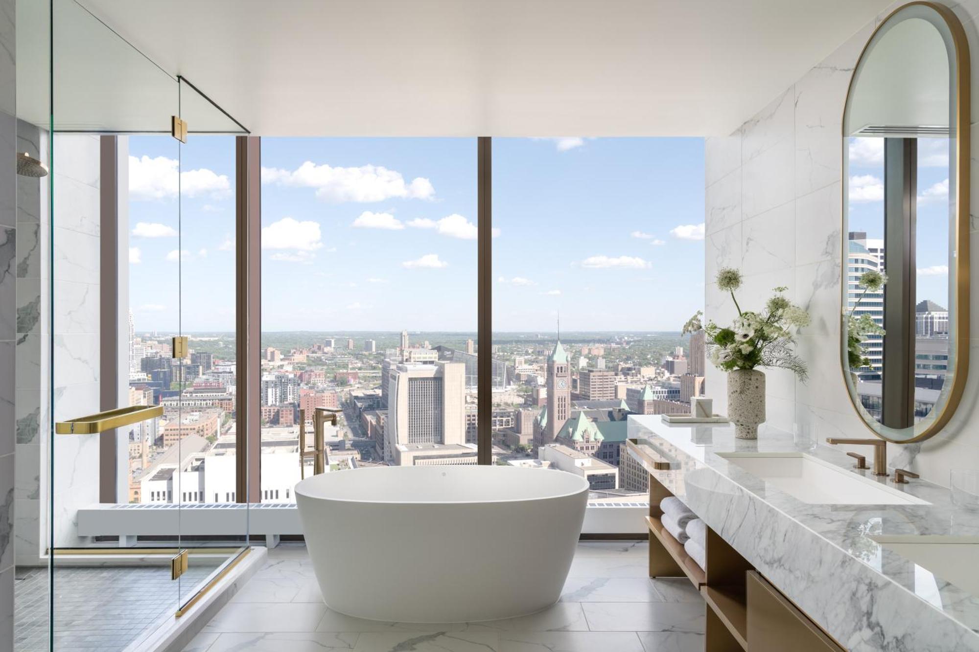 Four Seasons 5*