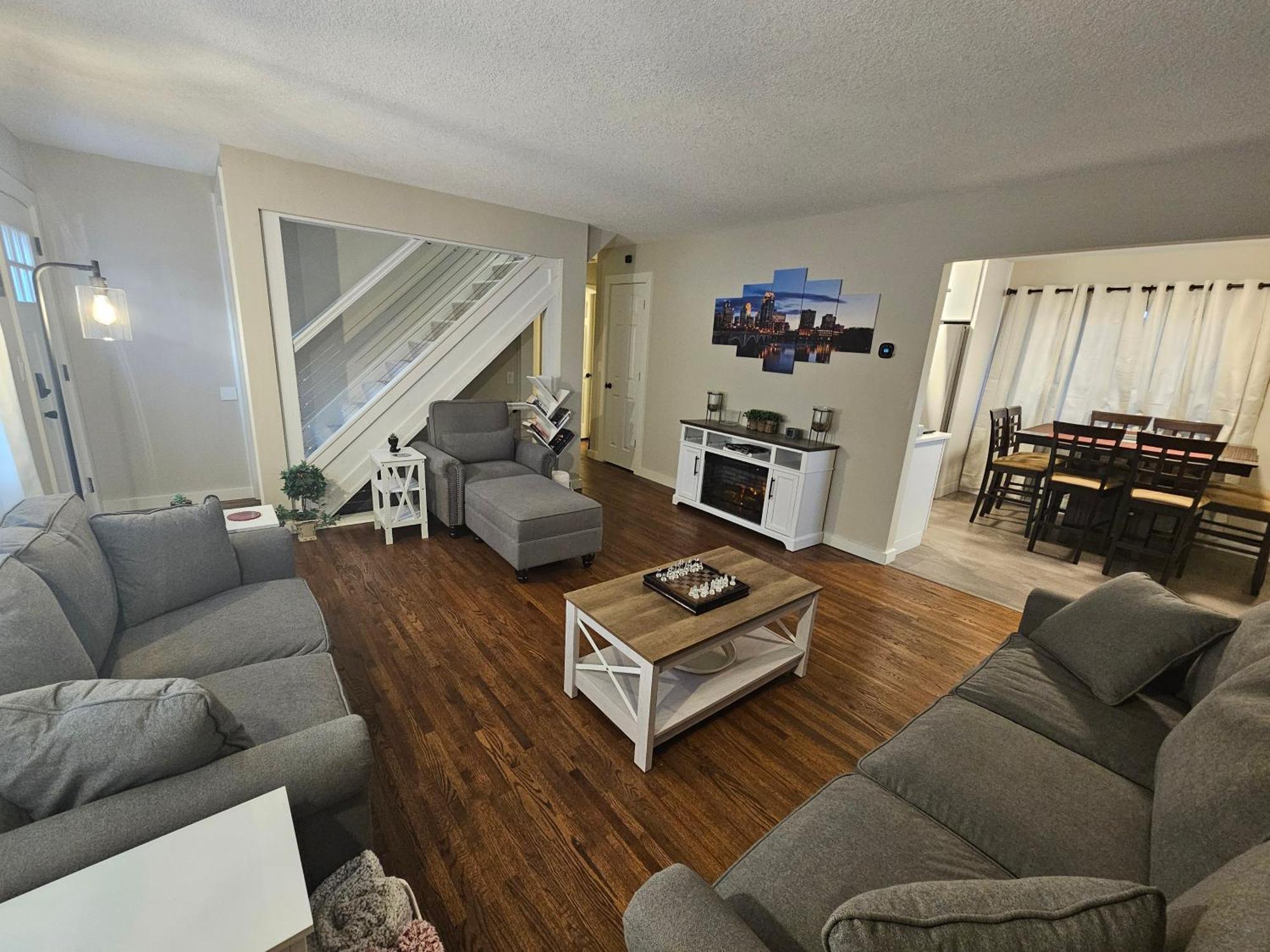 Cozy Urban Skies Holiday home *