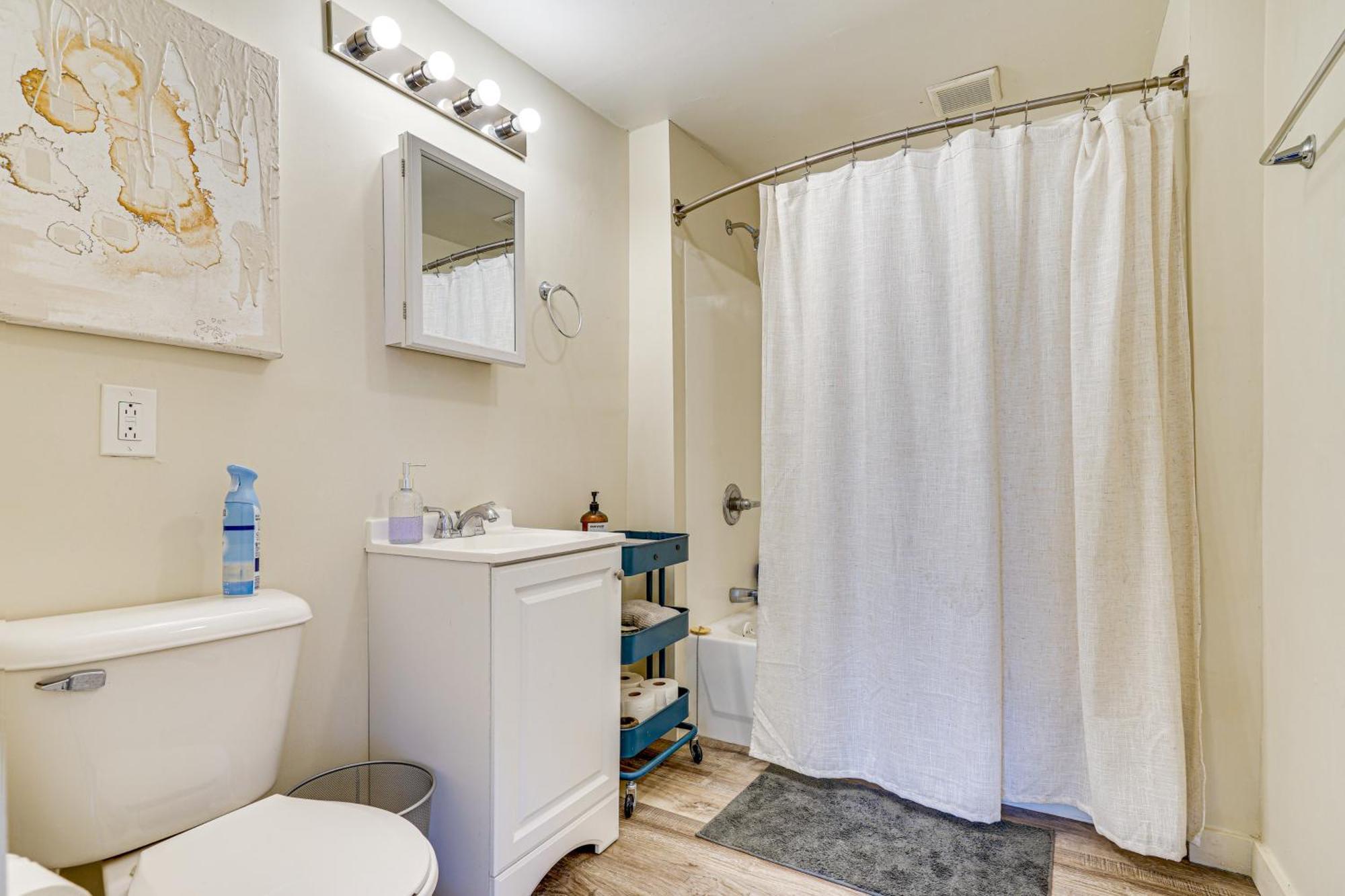2 Mi To Downtown With Shared Yard Apartment *