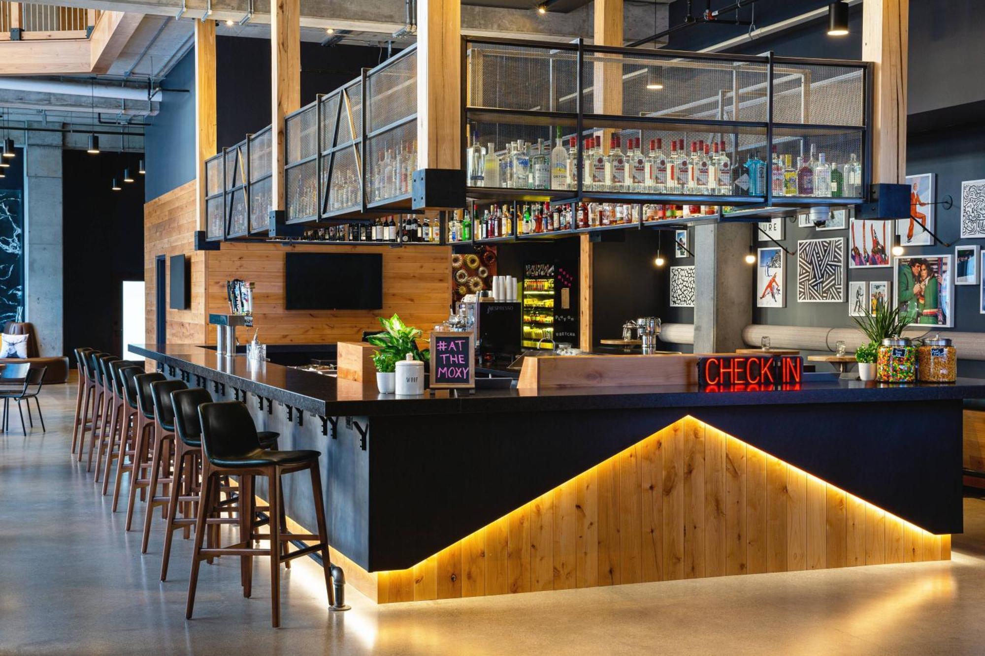 Moxy Downtown Hotel Minneapolis