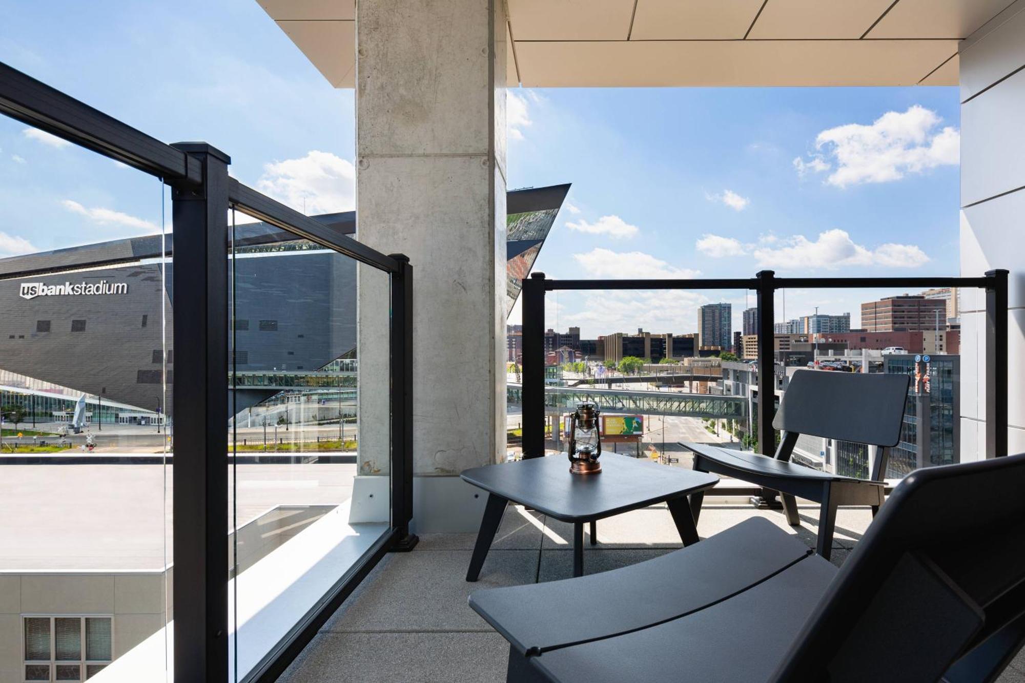 Moxy Downtown 4*