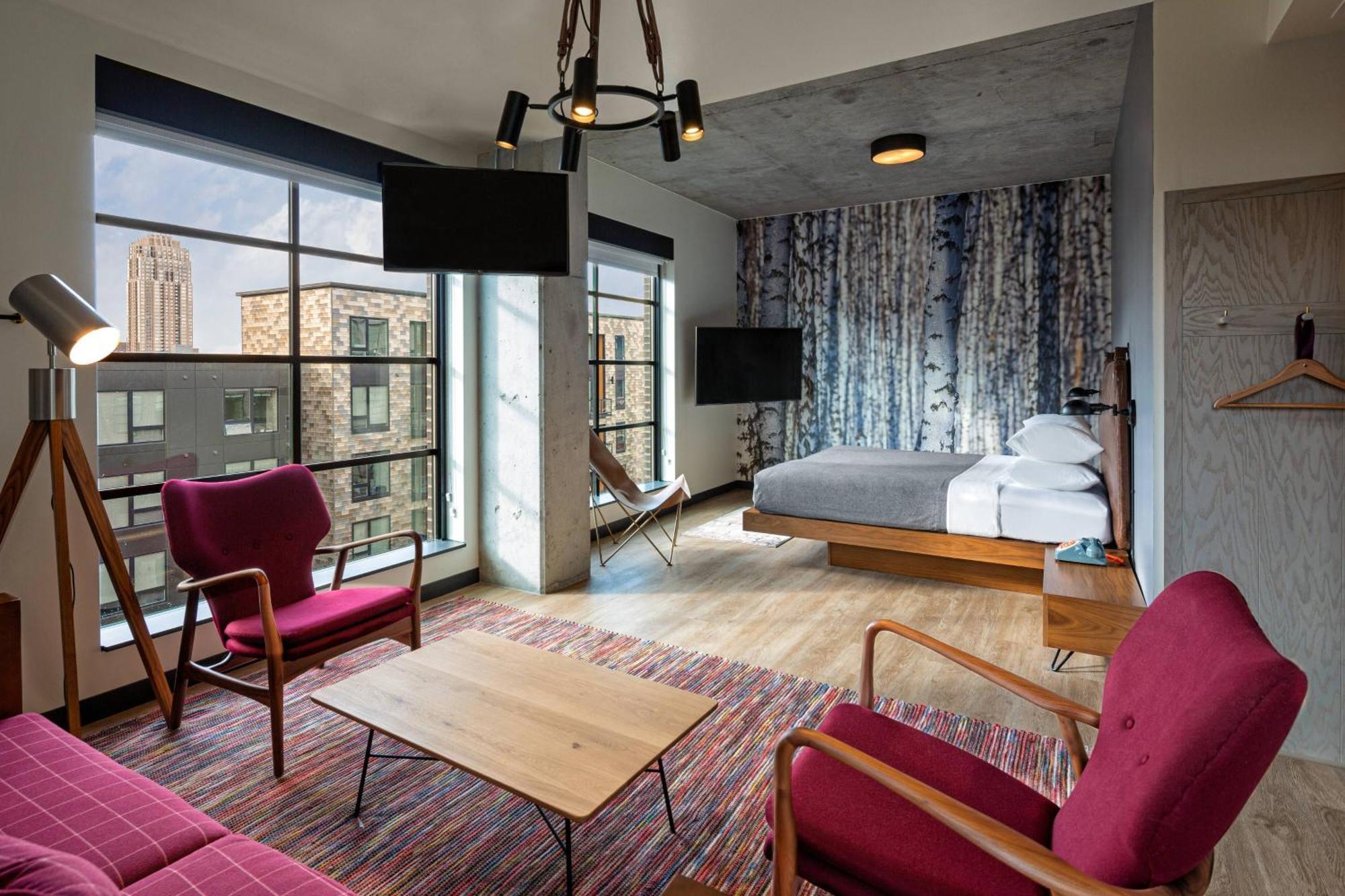 Hotel Moxy Downtown