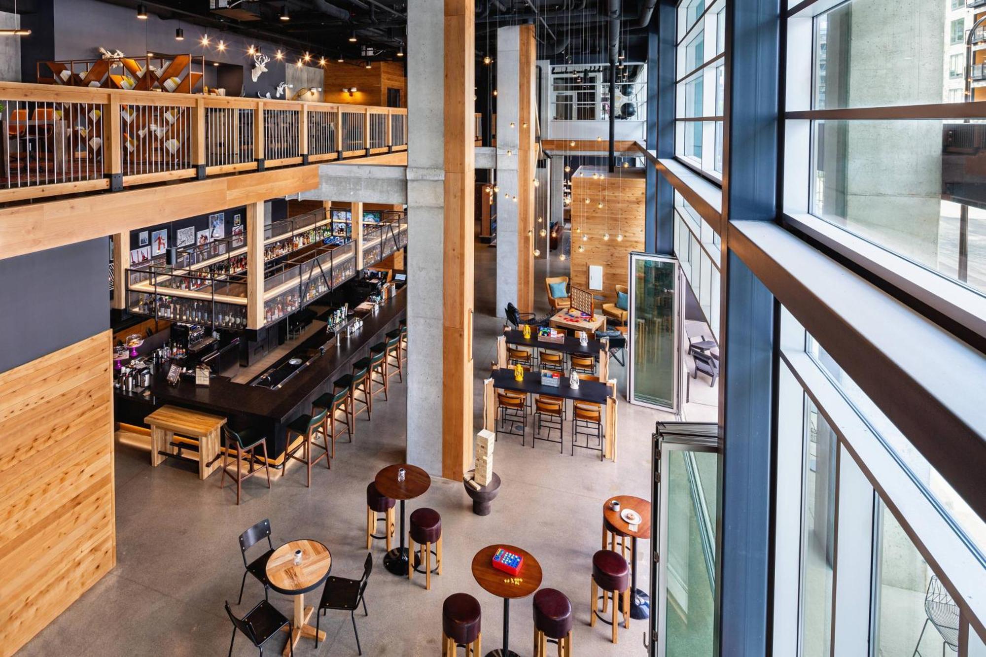 Moxy Downtown 4*