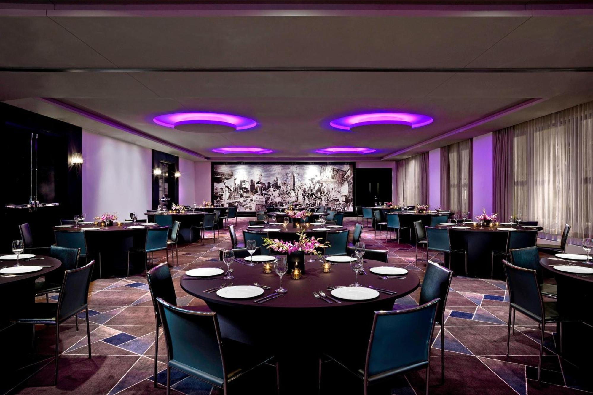 W - The Foshay 5*