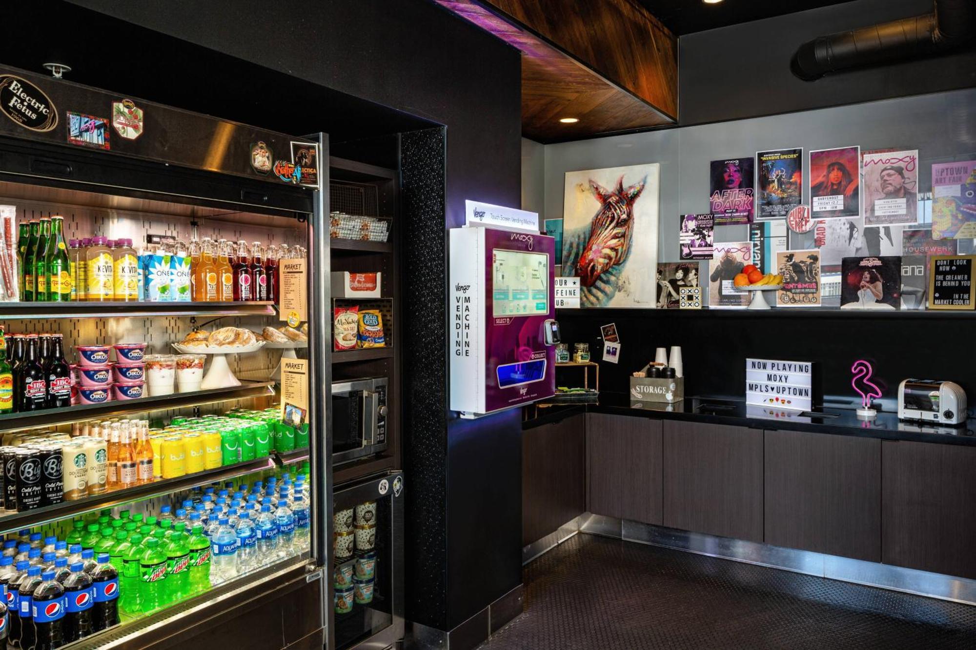 Moxy Uptown Hotel 2*