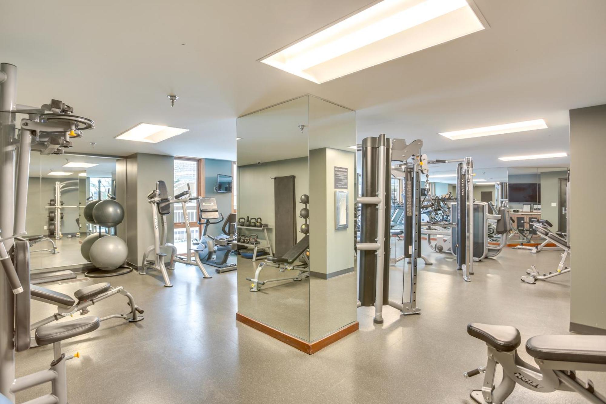 Updated In Dtwn With Pool Access! Minneapolis