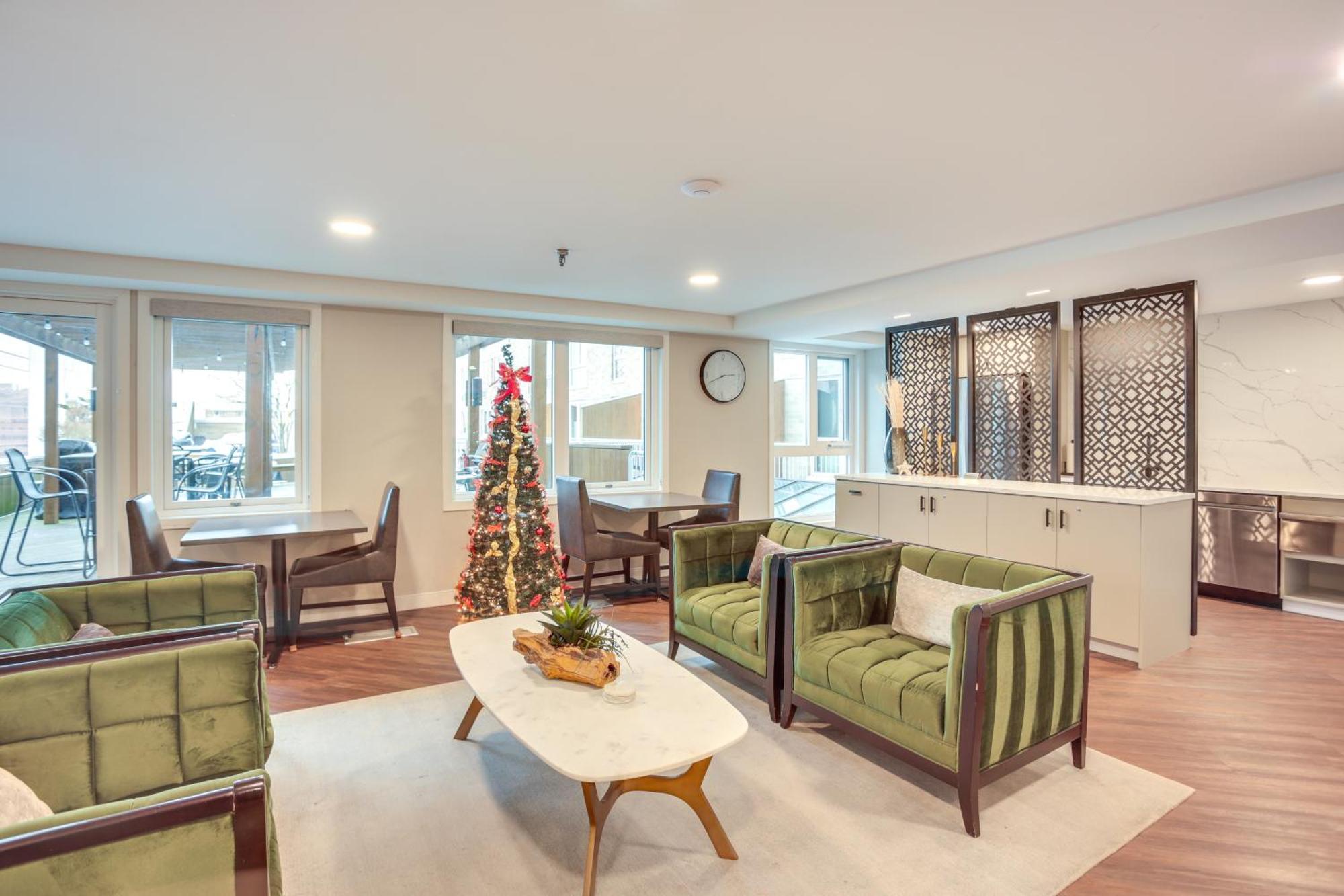 Updated In Dtwn With Pool Access!