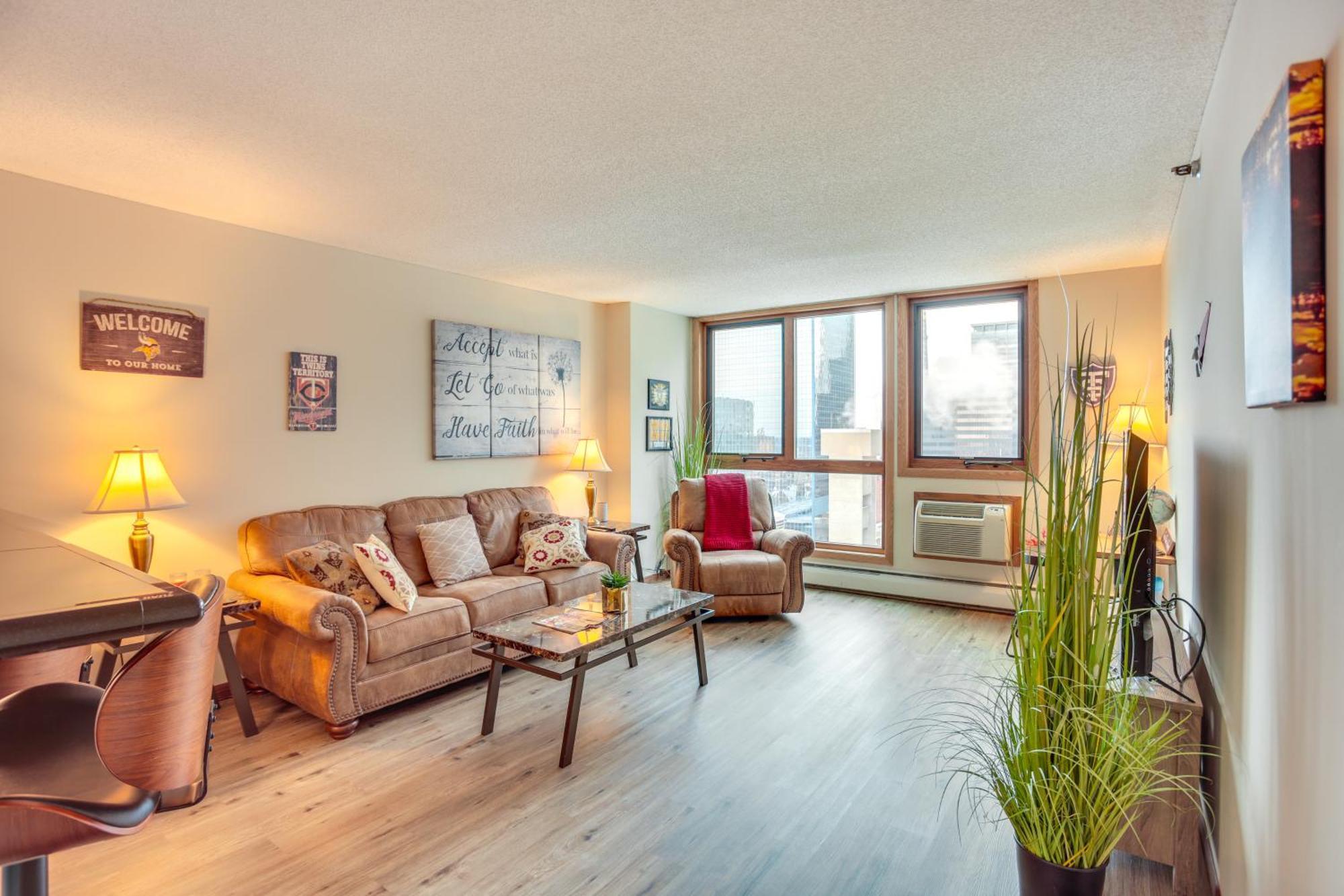 Updated In Dtwn With Pool Access! Apartment Minneapolis