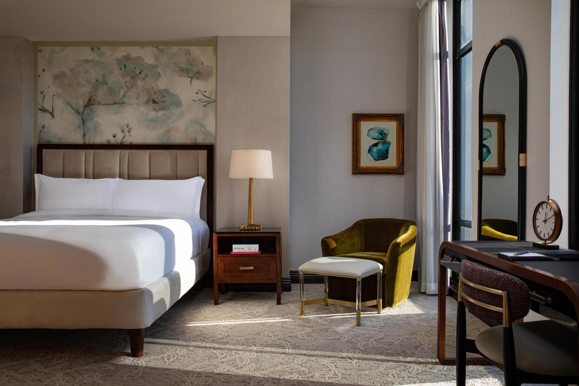 Ivy, A Luxury Collection Hotel, 4*