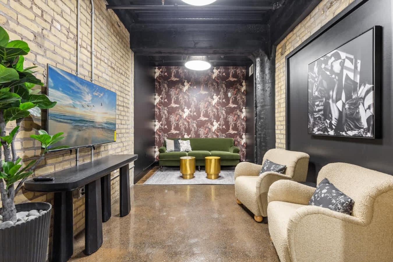 Cozysuites Nlg W Pool Bowling Alley Sauna #05 Minneapolis