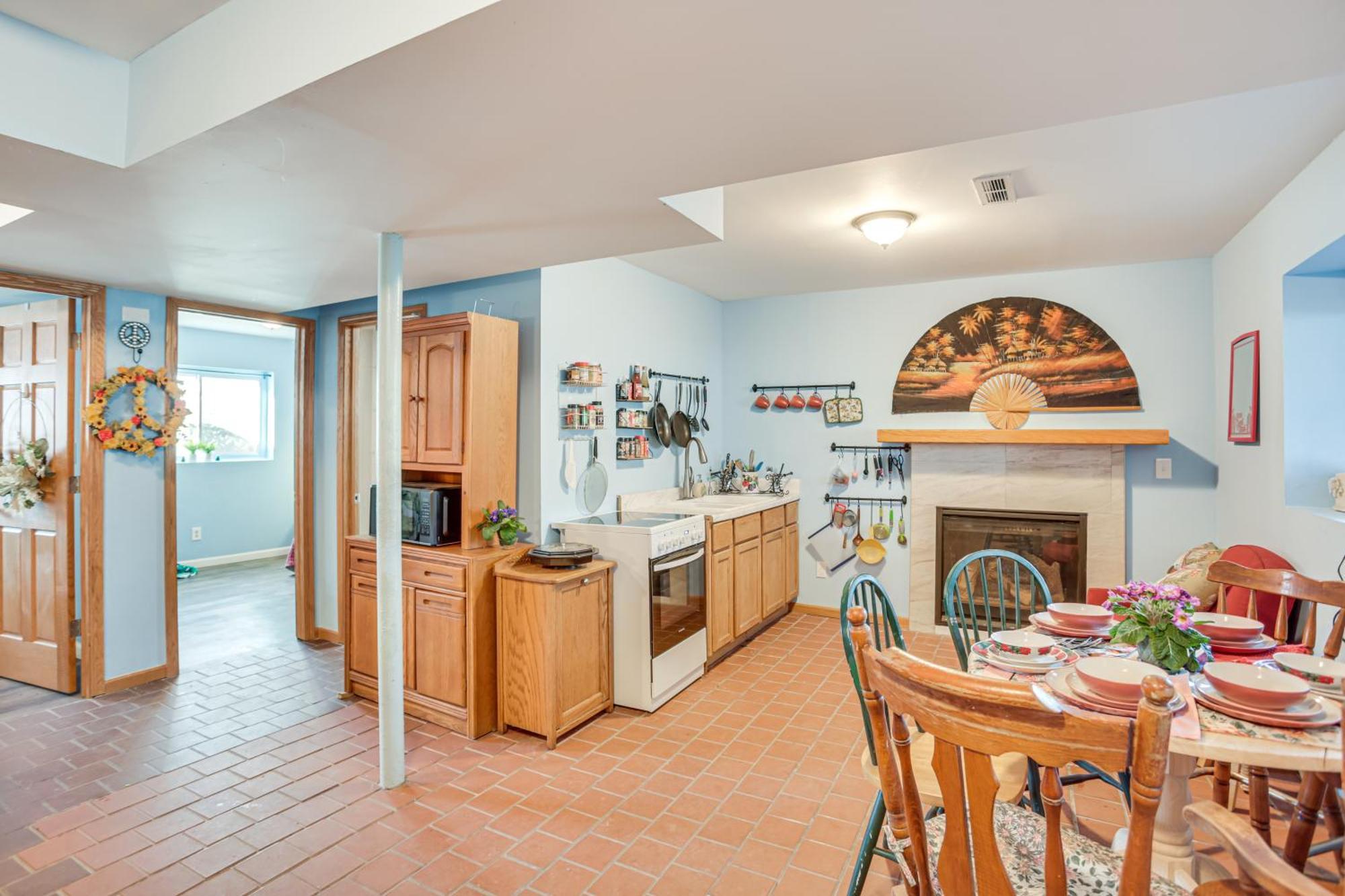 3 Mi To Unique Home! Holiday home