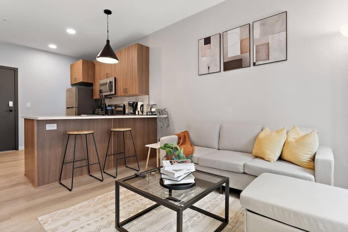 Dt, Umn, Lux 2bd Gym, Rooftop, Free Street Parking Apartment Minneapolis