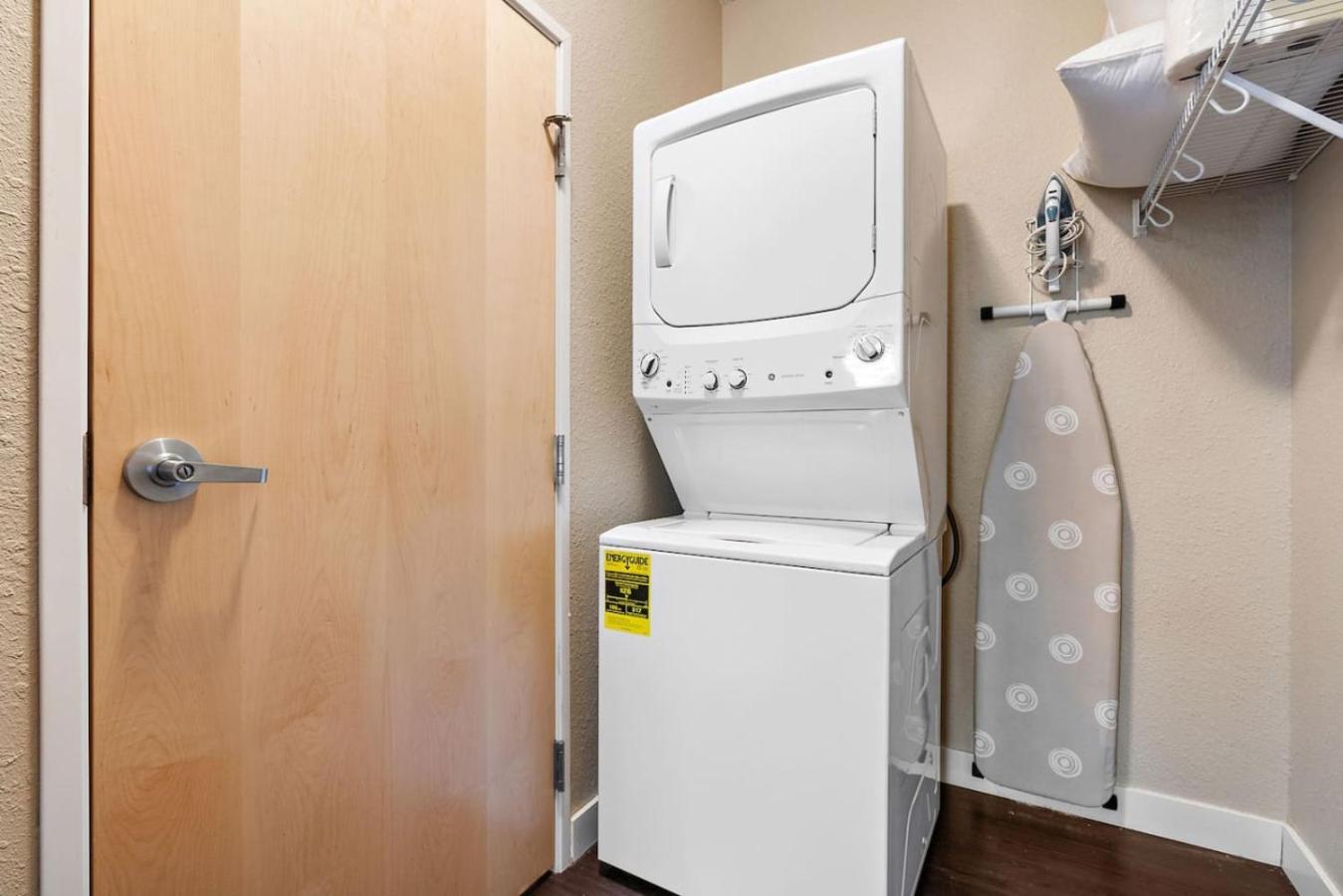 Eden Free Parking, Central, Gym Fast Wifi Apartment