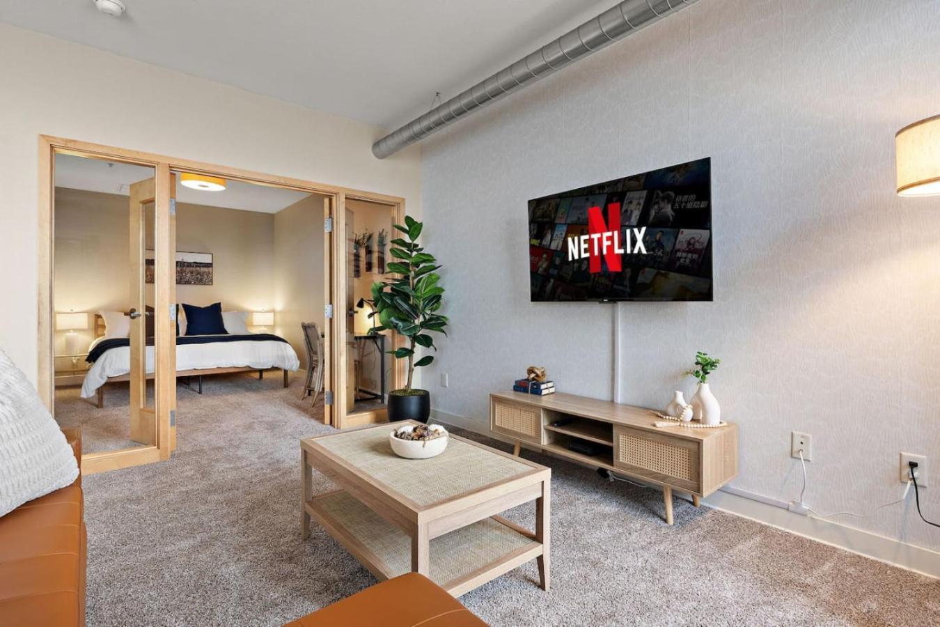 Free Parking Gym Fast Wifi Avry Apartment *