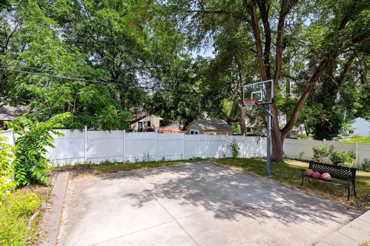 Basketball Court, Pickleball, Karaoke, 6 Beds *