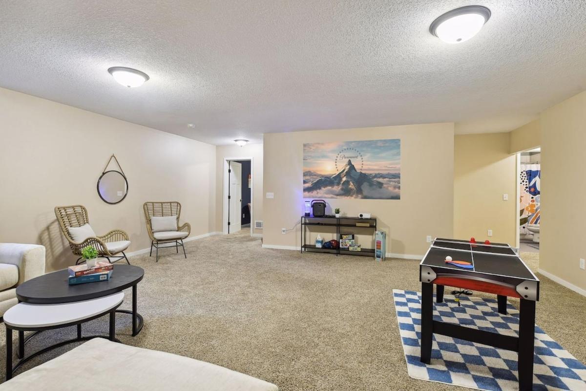 Basketball Court, Pickleball, Karaoke, 6 Beds *