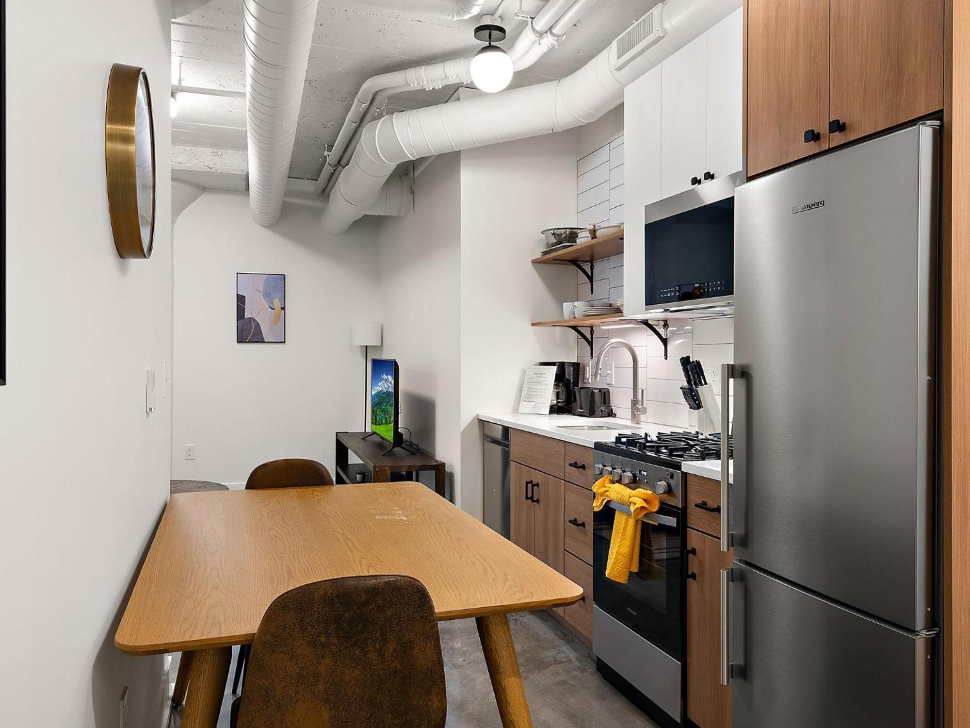 Two Cozysuites Nlg With Pool Bowling Alley Sauna #01 & 11 * Minneapolis