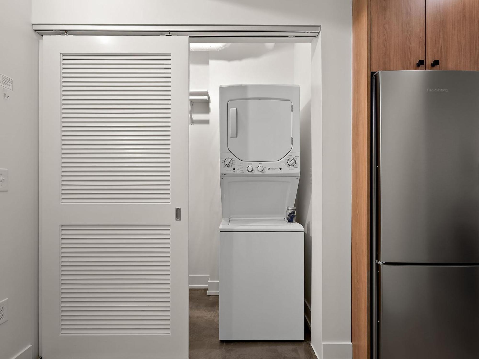 Cozysuites Nlg W Pool Bowling Alley Sauna #05 *