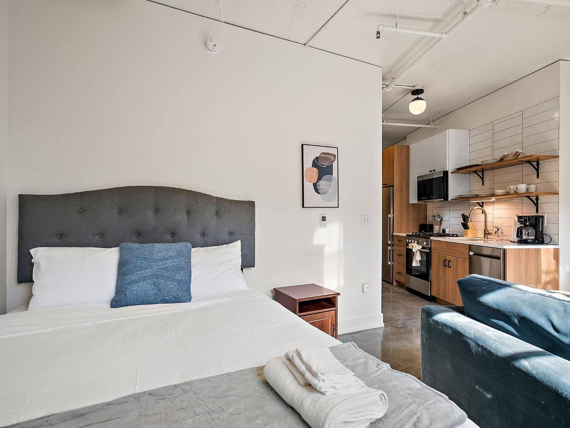 Cozysuites Nlg With Pool Bowling Alley Sauna #22 Minneapolis