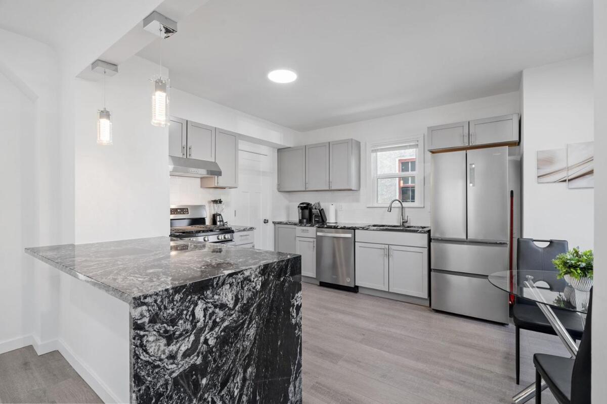 Apartment Movie Game & Fire Pit Luxury Spacious