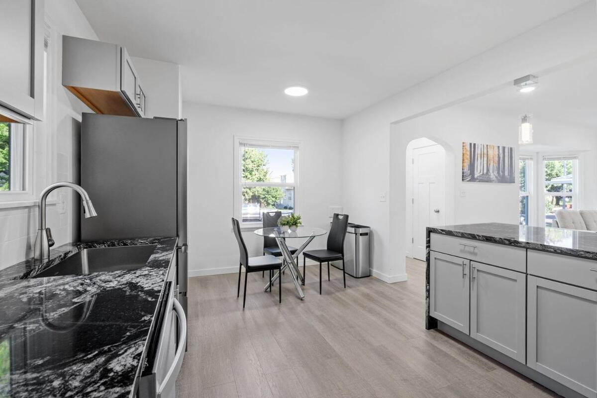 Apartment Movie Game & Fire Pit Luxury Spacious *
