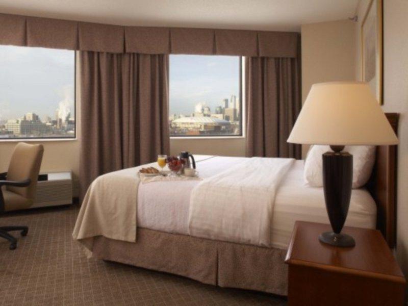 Courtyard By Marriott Downtown