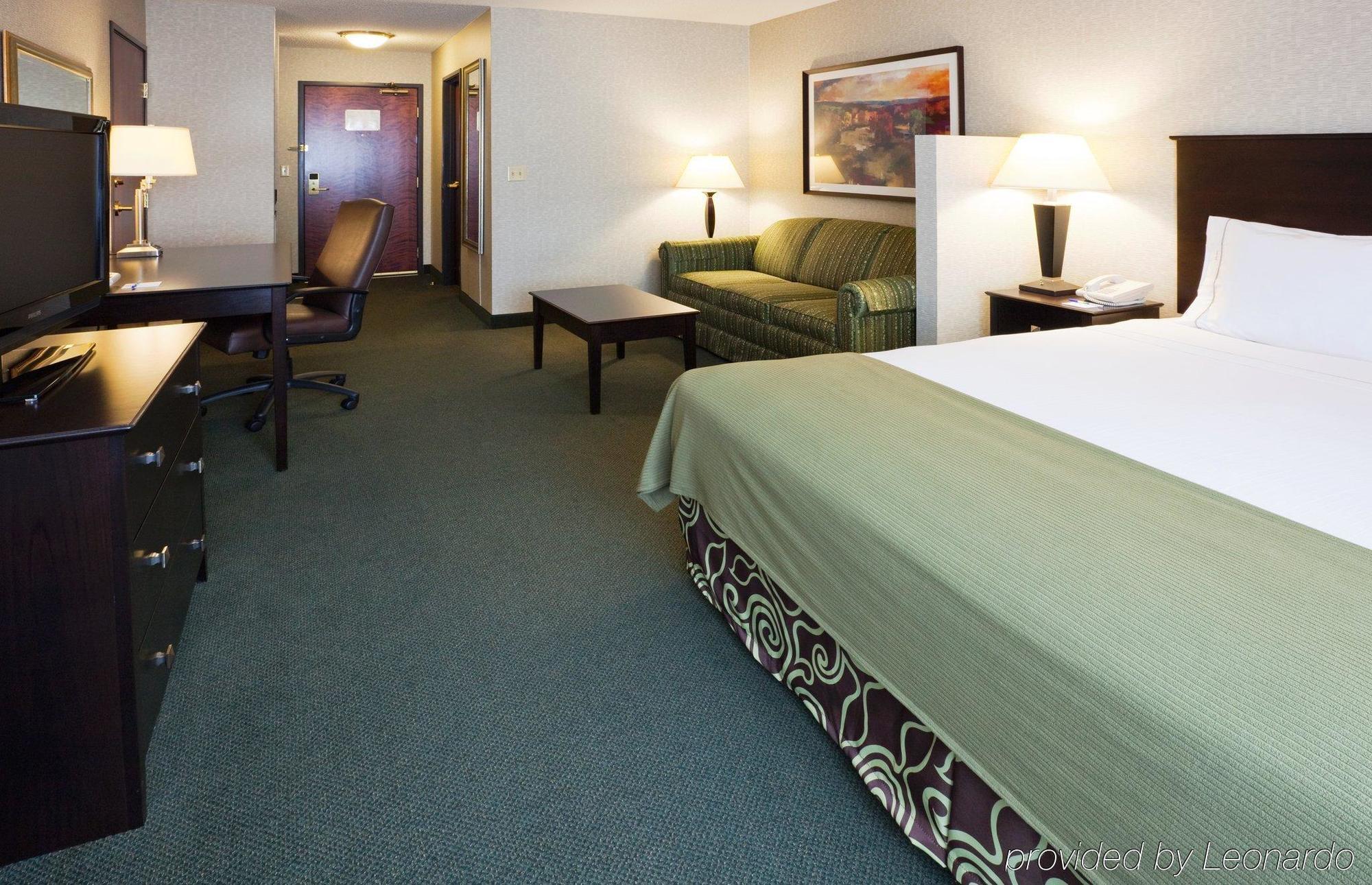 Express & Minneapolis-downtown Convention Center By Ihg Hotel