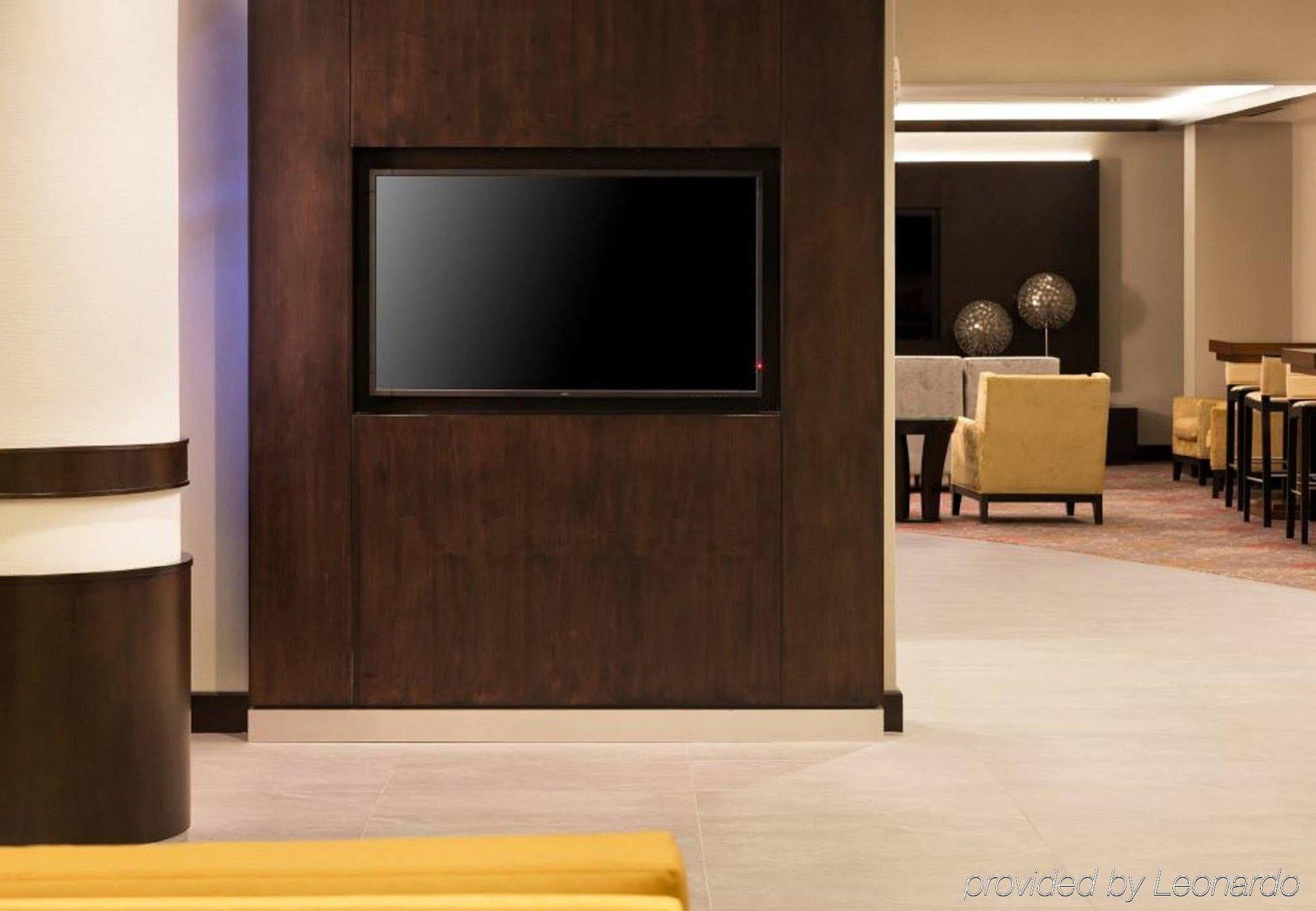 Courtyard By Marriott Downtown 3*