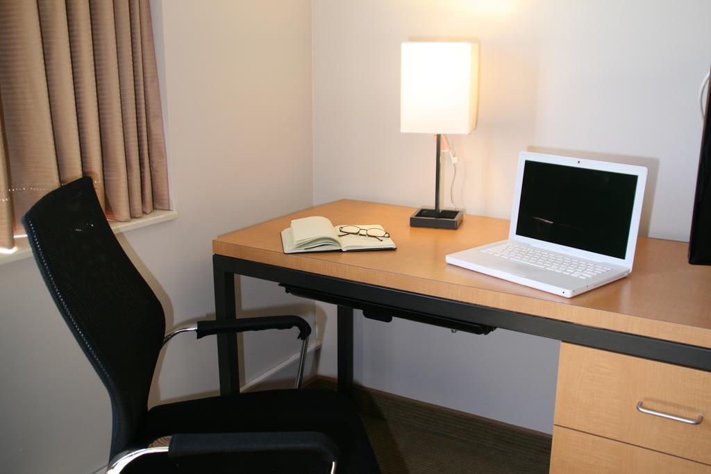 University Inn Hotel 3*