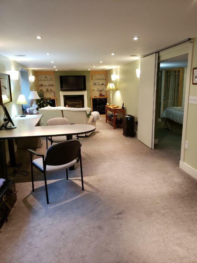 Bed & Breakfast Private And Bath In Charming *