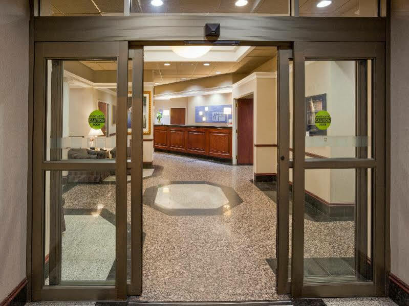 Express & Minneapolis-downtown Convention Center By Ihg 3*