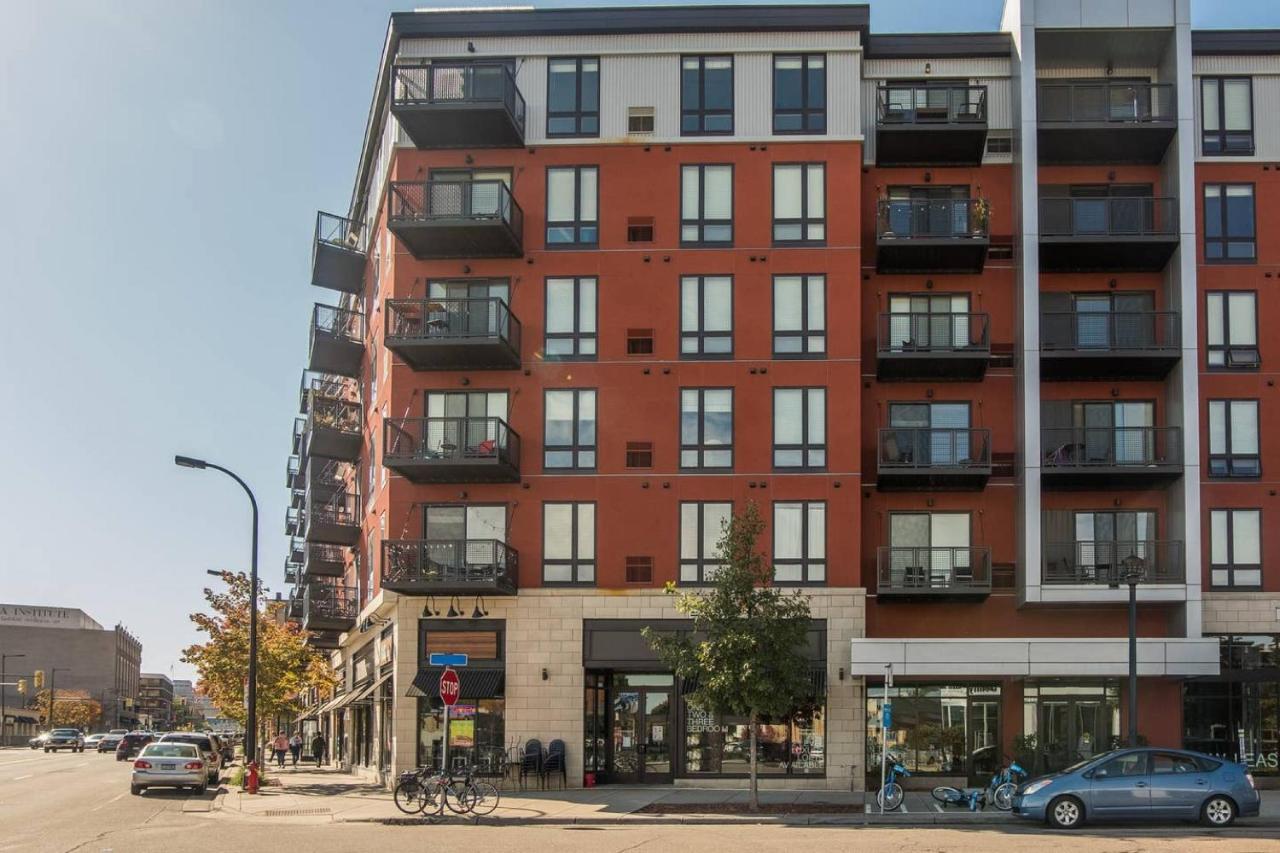 Frontdesk 20 6th St Apts Ne Riverfront District Apartamento