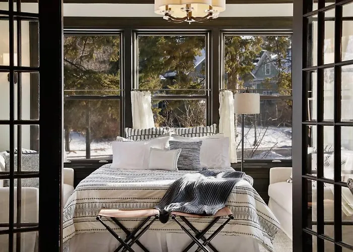 Luxury 6600 Sq.Ft Stunning Home/Sleeps 10+