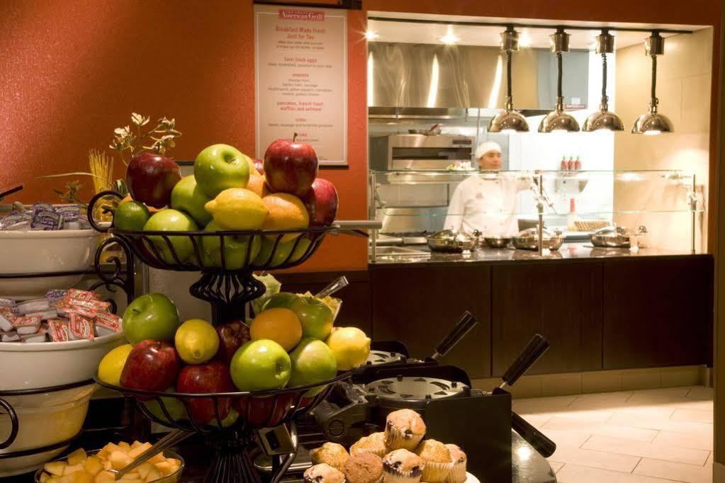 Hilton Garden Downtown 3*