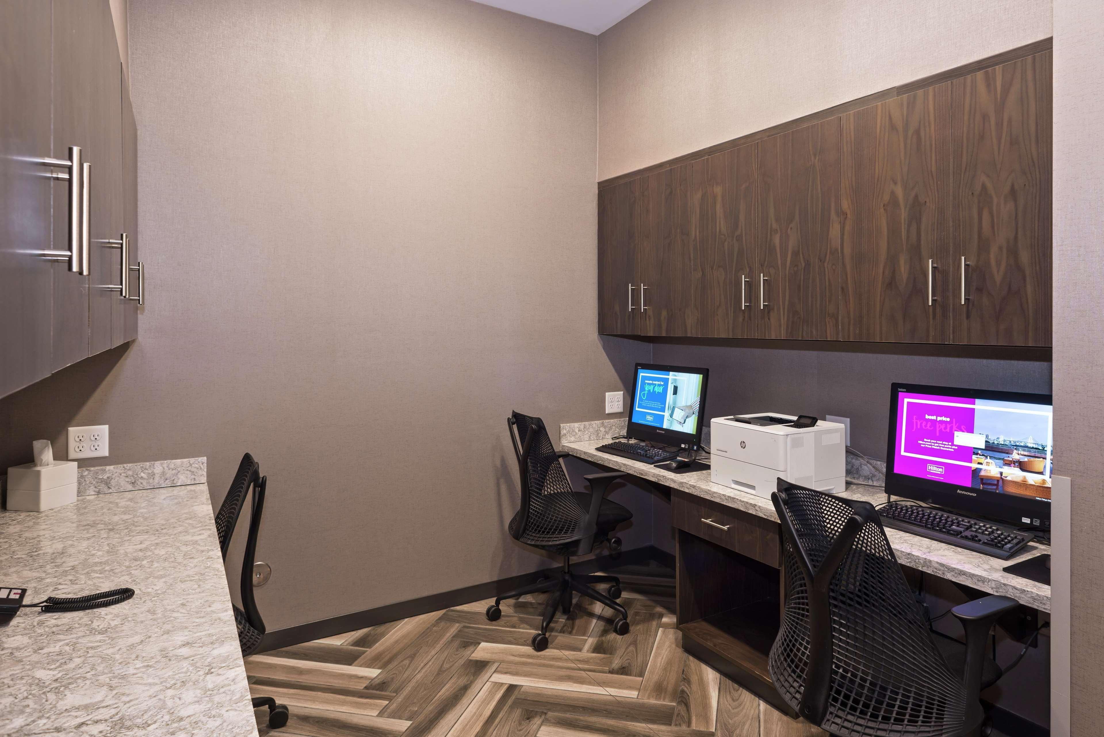 Hampton Inn And Suites Minneapolis University Area, Mn 3*