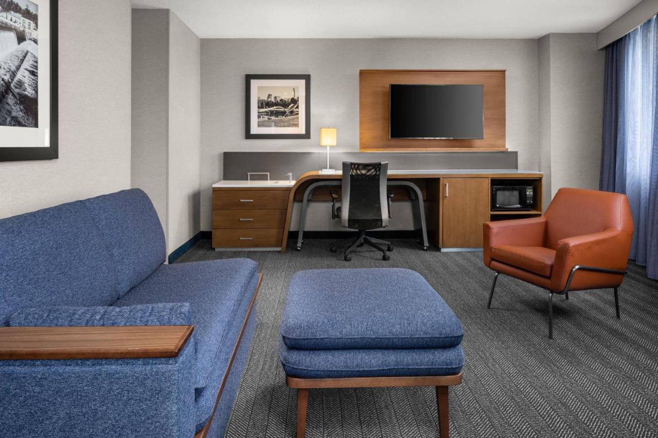 Courtyard By Marriott Downtown Minneapolis
