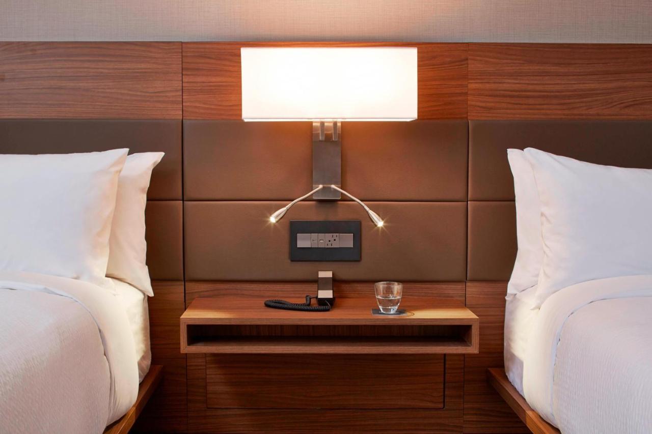 Ac Hotel By Marriott Minneapolis Downtown Minneapolis