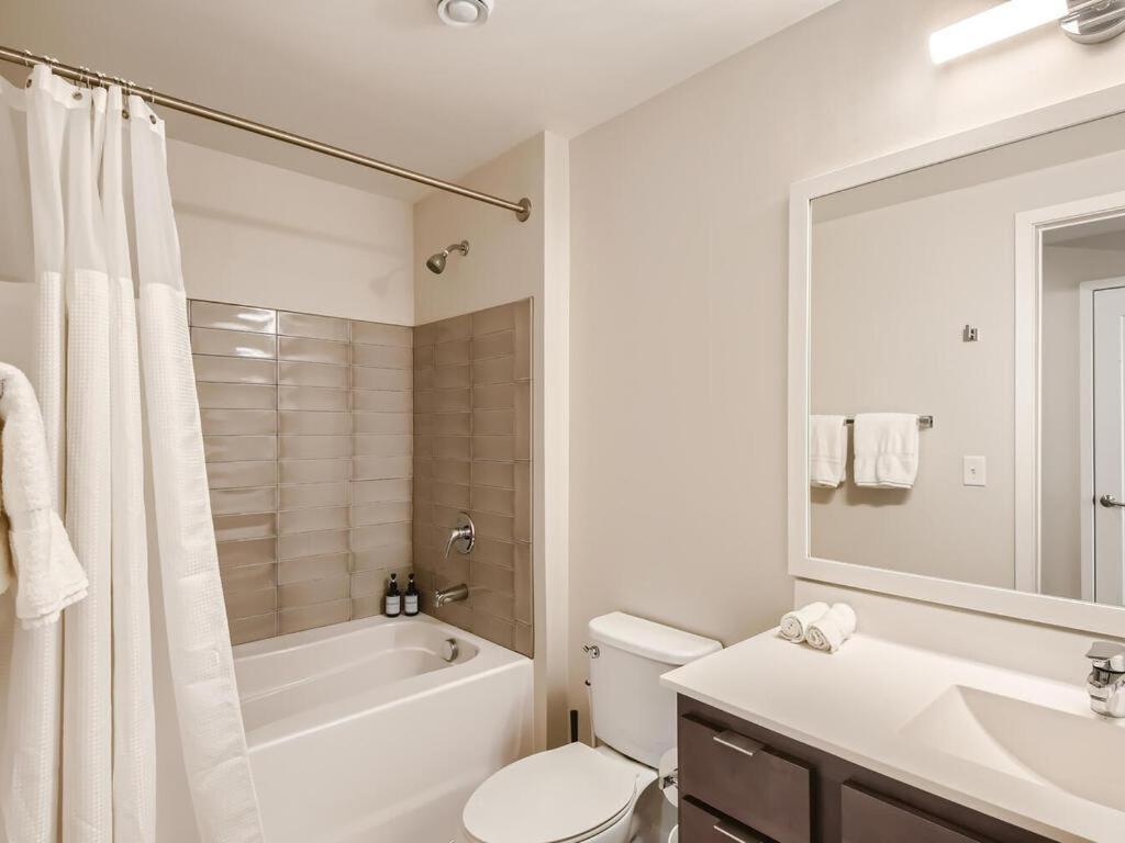 2 Bedroom - Downtown!