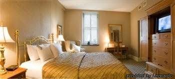 Hotel Nicollet Island 3*