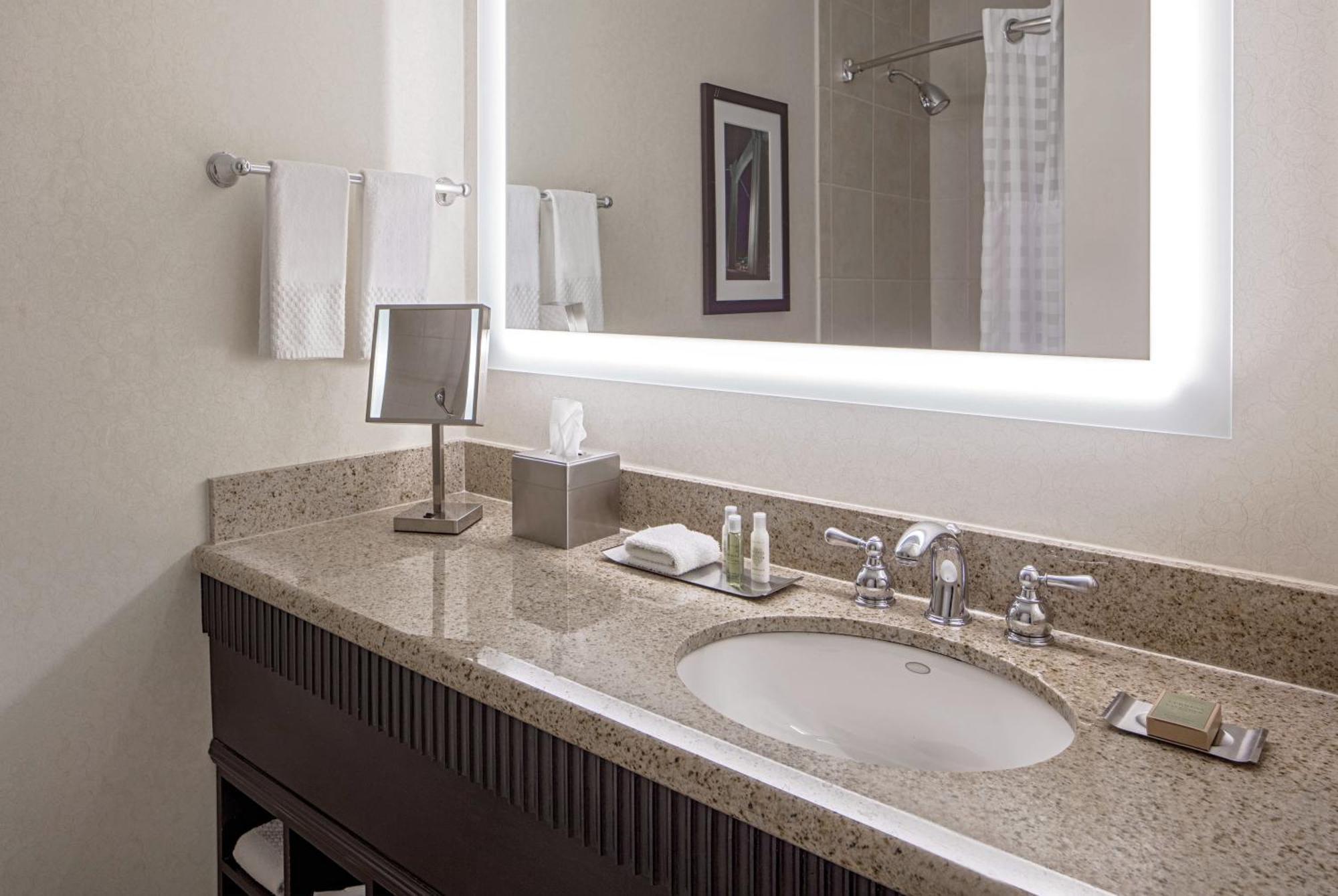 Doubletree By Hilton Downtown Minneapolis