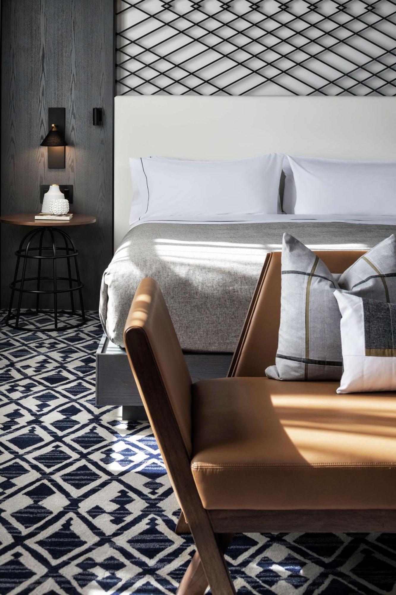 Hotel Canopy By Hilton Mill District
