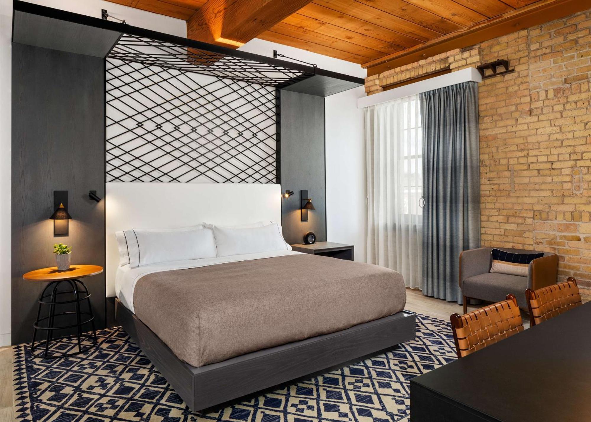 Hotel Canopy By Hilton Mill District 4*