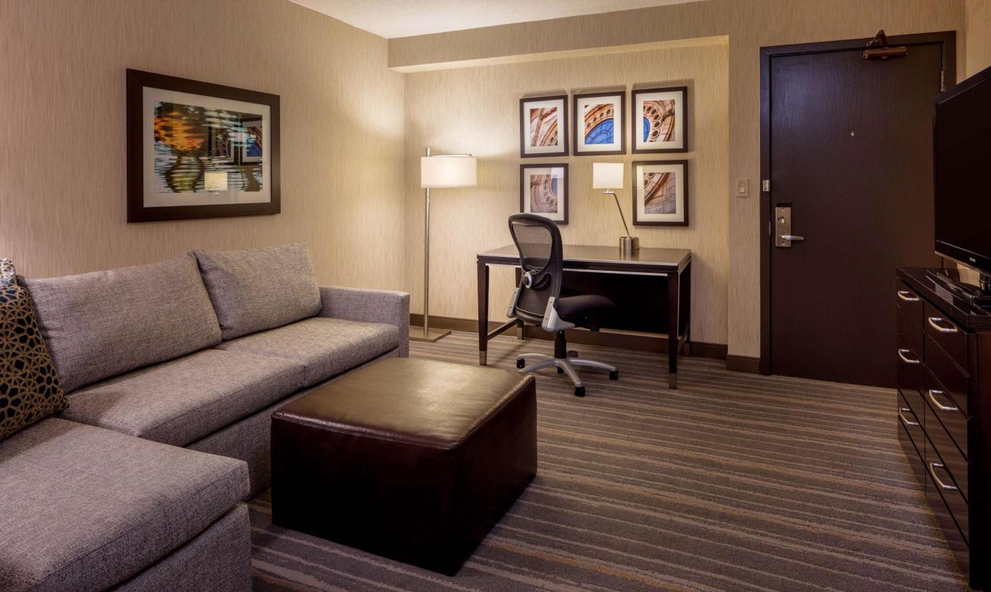 Doubletree By Hilton Downtown Hotel Minneapolis