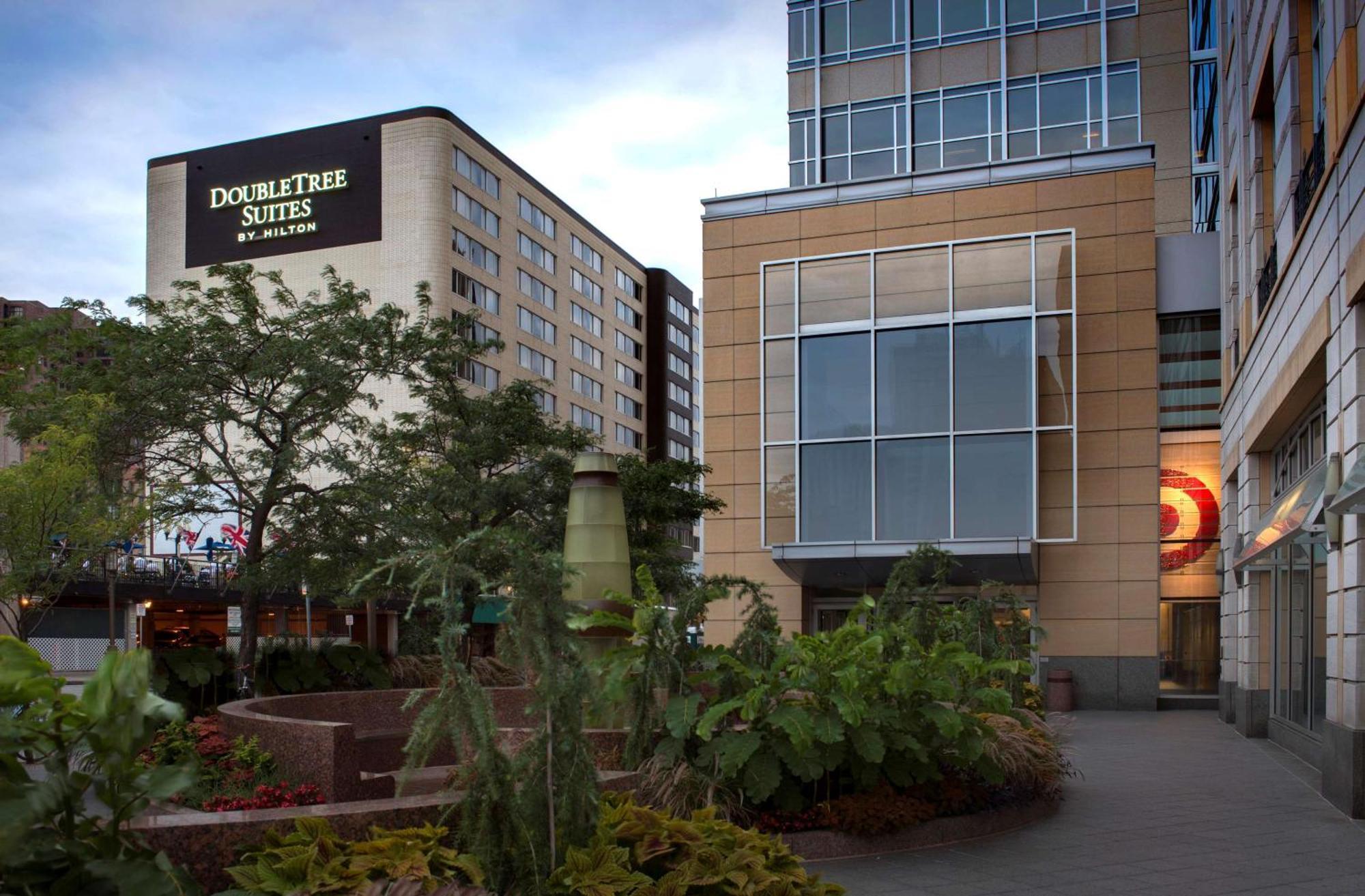 Doubletree By Hilton Downtown Hotel Minneapolis
