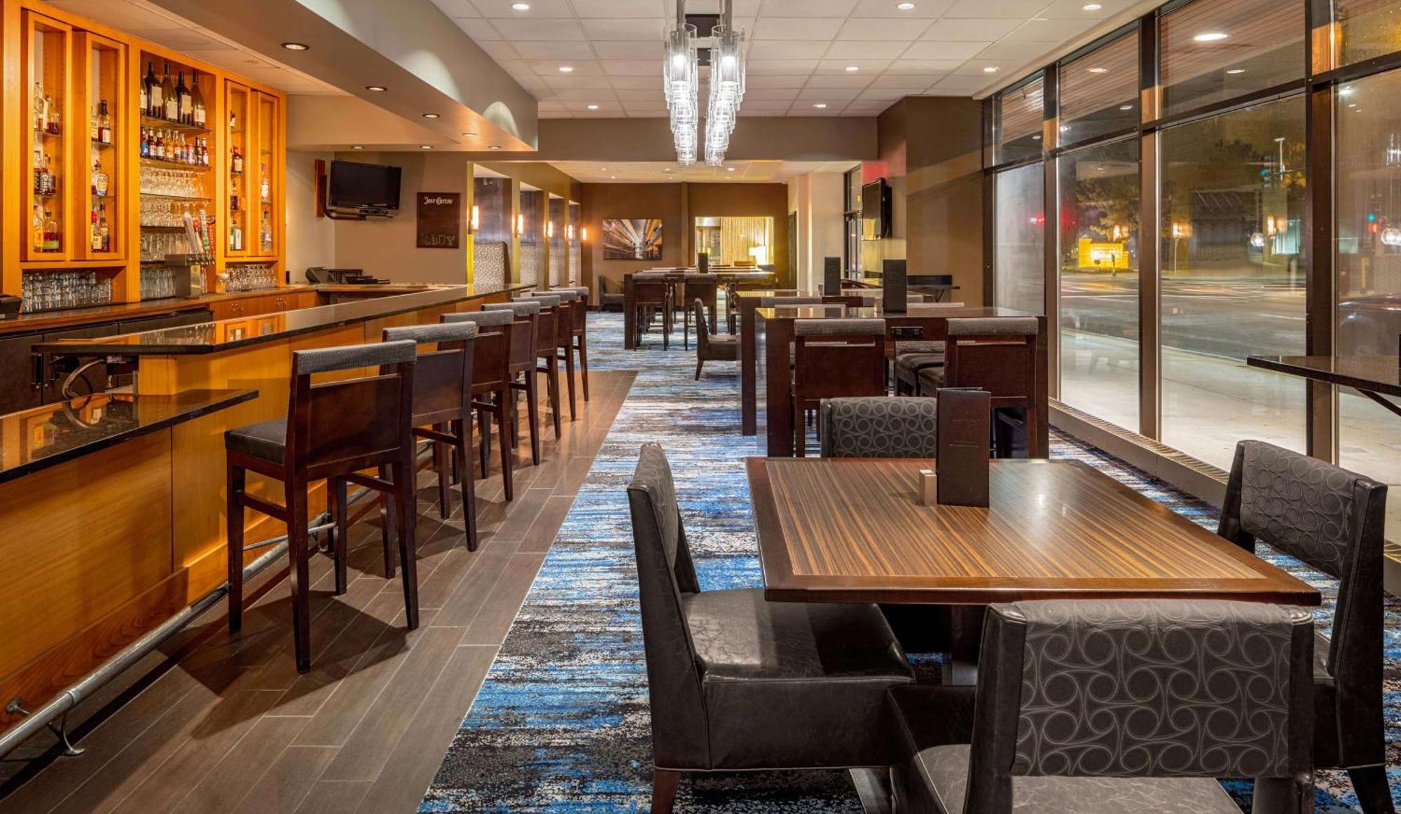 Hotel Doubletree By Hilton Downtown 4*