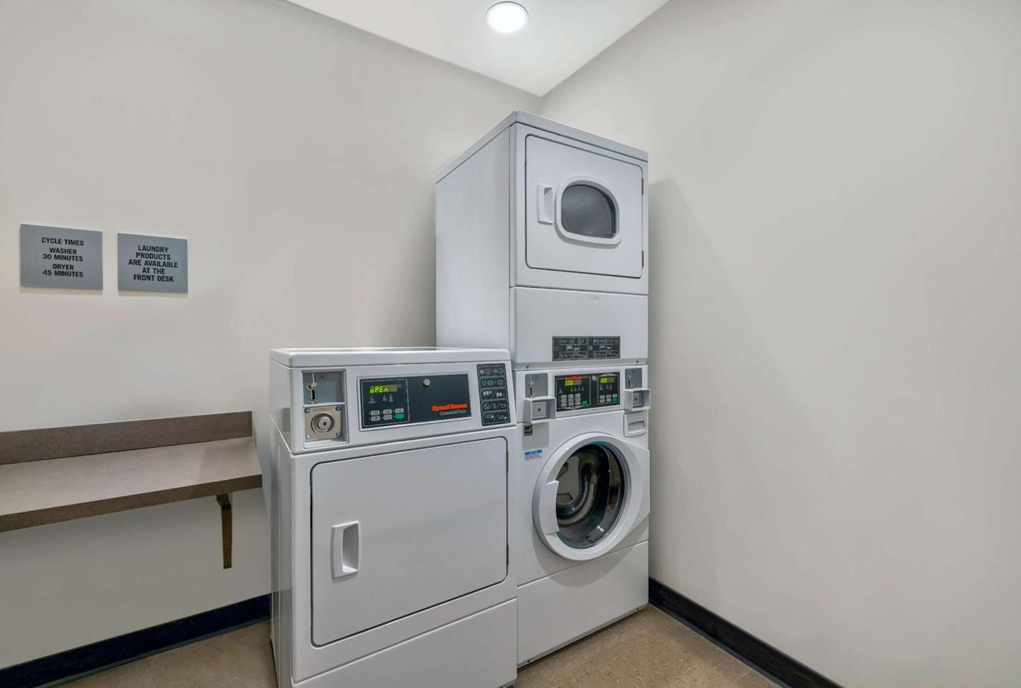 Home2 By Hilton Downtown 3*