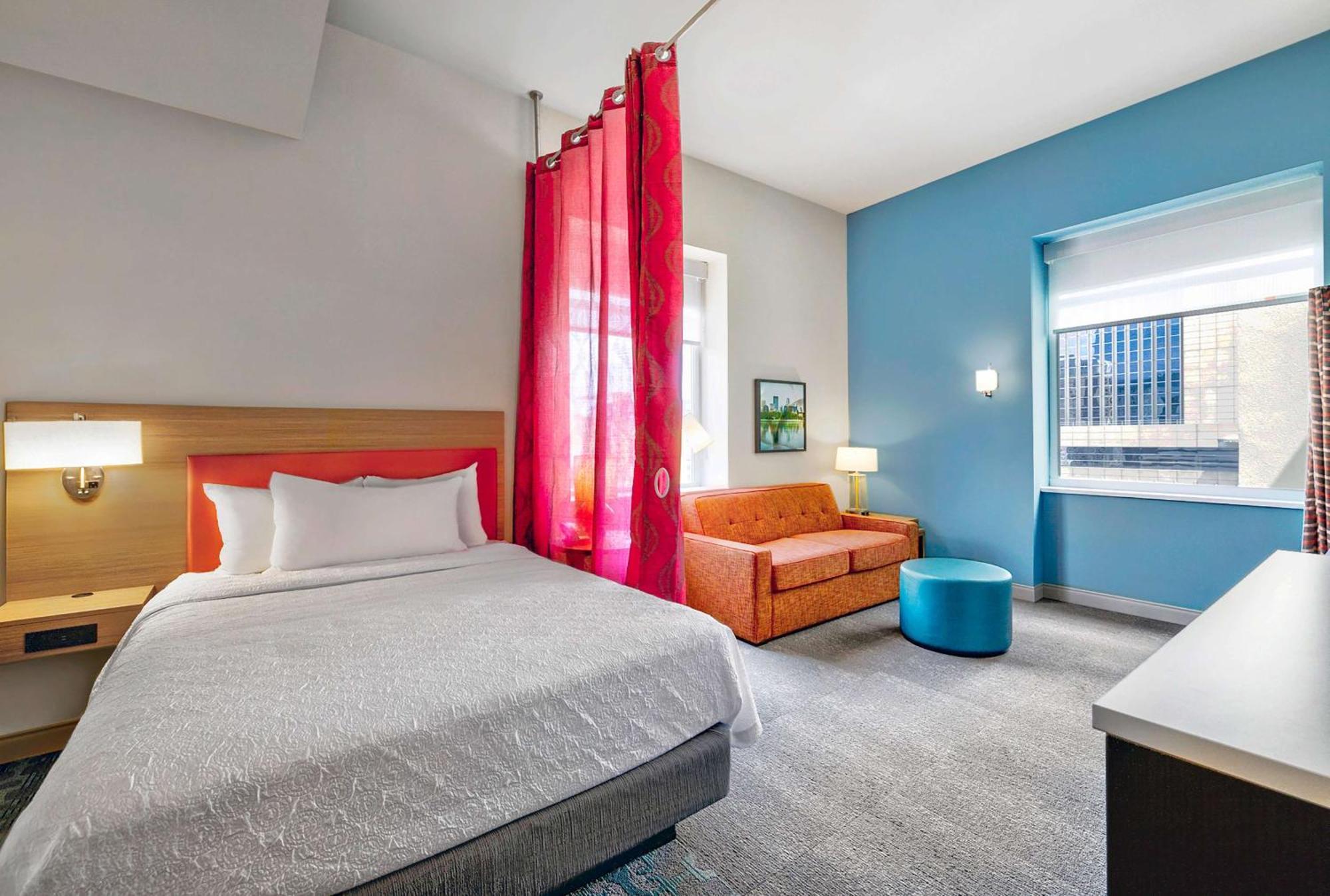 Home2 By Hilton Downtown 3*