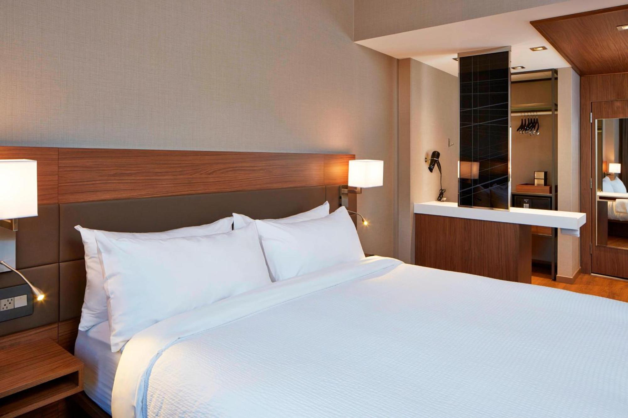 Ac Hotel By Marriott Minneapolis Downtown