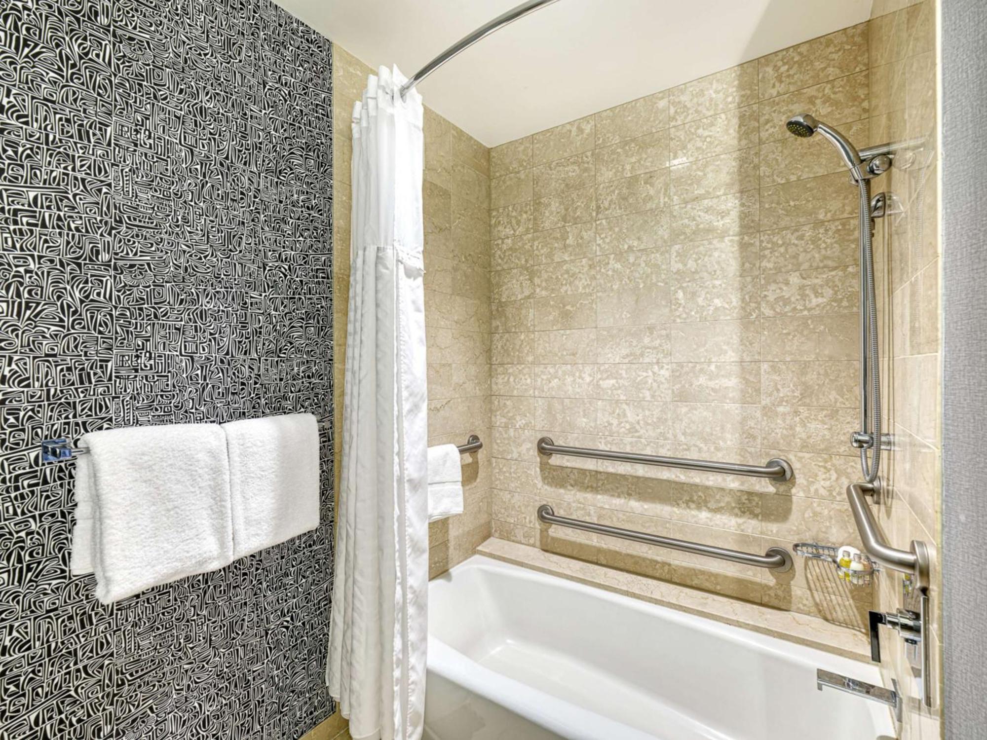 The Royal Sonesta Downtown Hotel 5*