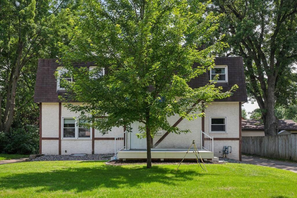 Stellar Two Bedroom * Minneapolis